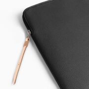 Husă Laptop 15-16” Sleeve Elegance – Design Slim din Piele Ecologică, Căptușeală Fleece, Protecție Premium, Compatibilă MacBook, Lenovo, ASUS, Dell, HP, negru
