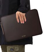 Husă Laptop 15-16” Sleeve Elegance – Design Slim din Piele Ecologică, Căptușeală Fleece, Protecție Premium, Compatibilă MacBook, Lenovo, ASUS, Dell, HP, chocolate