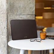Husă Laptop 15-16” Sleeve Elegance – Design Slim din Piele Ecologică, Căptușeală Fleece, Protecție Premium, Compatibilă MacBook, Lenovo, ASUS, Dell, HP, chocolate