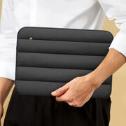 Husă Laptop Fluffy 13-14” – Design Soft Premium, Interior Plusat, Compartiment Accesorii, Protecție Antișoc – Compatibilă cu MacBook, Lenovo, ASUS, Dell, negru