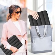Husă Laptop Fluffy 13-14” – Design Soft Premium, Interior Plusat, Compartiment Accesorii, Protecție Antișoc – Compatibilă cu MacBook, Lenovo, ASUS, Dell, negru