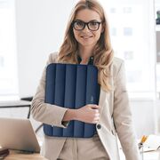 Husă Laptop Fluffy 13-14” – Design Soft Premium, Interior Plusat, Compartiment Accesorii, Protecție Antișoc – Compatibilă cu MacBook, Lenovo, ASUS, Dell, navy blue