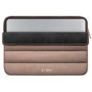 Husă Laptop Fluffy 15-16” – Design Premium cu Interior Plusat, Protecție Antișoc, Spațiu pentru Accesorii – Compatibilă MacBook, Lenovo, ASUS, Dell, HP, walnut