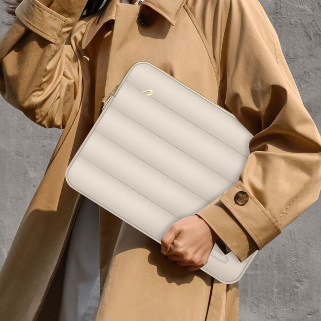 Set Elegant Tech-Protect Puffy: Husa Premium pentru Laptop 13-14 și Husa Accesorii, Protecție Deosebită, Design Rafinats, compatibila Macbook, Lenovo, Microsoft, Acer, HP, Asus, bej