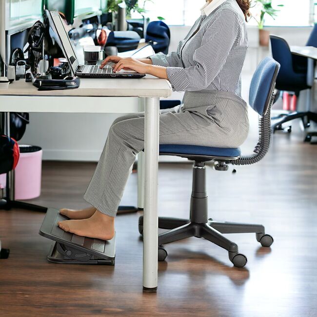 Suport Reglabil pentru Picioare, ergonomic, cu functie de Masaj si inclinare ajustabila, Negru