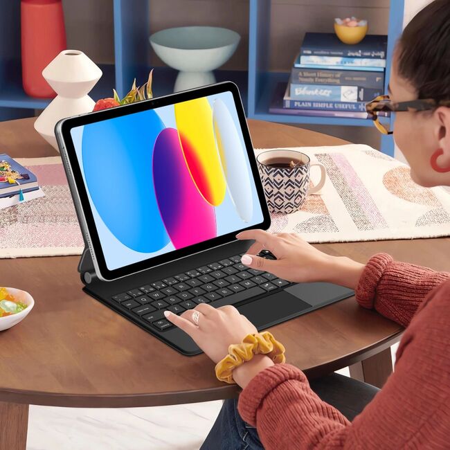 Husa Premium Magnetica pentru iPad 11 2025 3-în-1 cu Tastatura Iluminata RGB si Touchpad - Smart Business – transforma tableta intr-un laptop elegant - negru