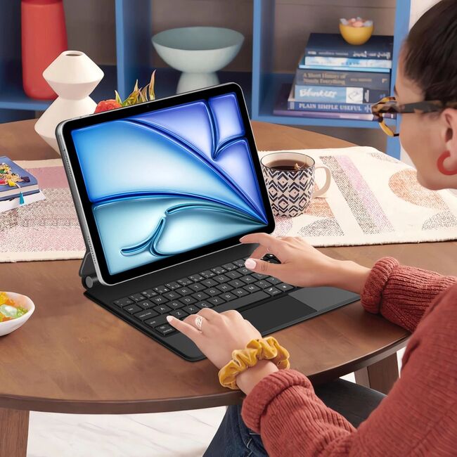 Husa Premium Magnetica pentru iPad Air 11 2024 / 2025​ M2, M3 3-în-1 cu Tastatura Iluminata RGB si Touchpad - Smart Business – transforma tableta intr-un laptop elegant - negru