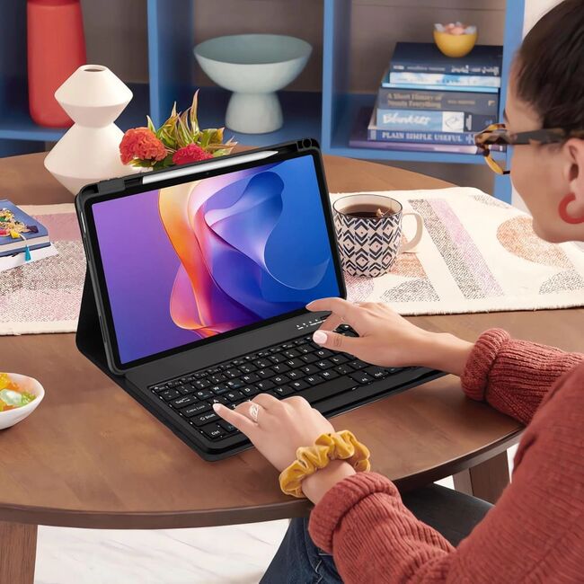 Husa pentru Xiaomi Redmi Pad 2 11 inch 2025 cu tastatura iluminata wireless detasabila RGB 7 lights, Bluetooth, USB Type-C, functie stand si slot stylus, negru
