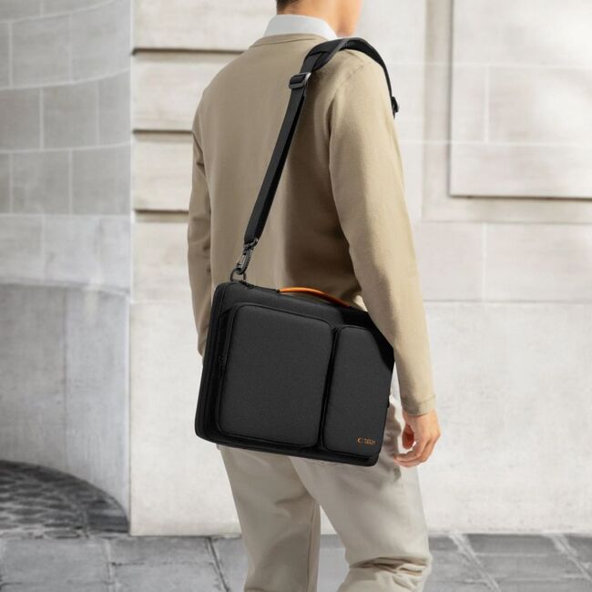 Geantă Laptop Elegantă 13”–14” cu 4 Compartimente, Curea de Umăr și Mâner – Protecție Plusată, Design Slim & Profesional – Compatibilă MacBook, Lenovo, HP, ASUS, Dell, negru / portocaliu