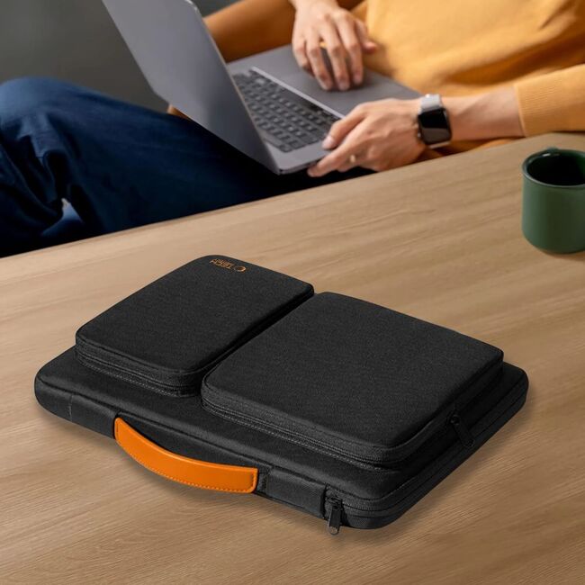 Geantă Laptop Elegantă 13”–14” cu 4 Compartimente, Curea de Umăr și Mâner – Protecție Plusată, Design Slim & Profesional – Compatibilă MacBook, Lenovo, HP, ASUS, Dell, negru / portocaliu
