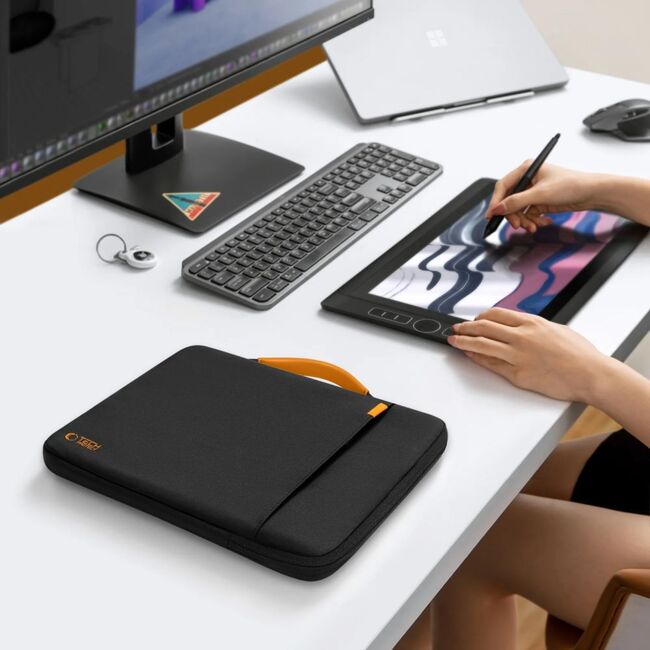 Geantă Elegantă cu Protecție Sporită pentru Laptop 15.6"-16", Cu Mânere din Piele, Buzunar Frontal și Suport AirTag – Ideală pentru Transport Business și Urban, negru