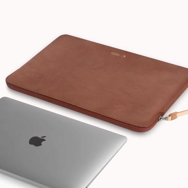 Husă Laptop 15-16” Sleeve Elegance – Design Slim din Piele Ecologică, Căptușeală Fleece, Protecție Premium, Compatibilă MacBook, Lenovo, ASUS, Dell, HP, maro
