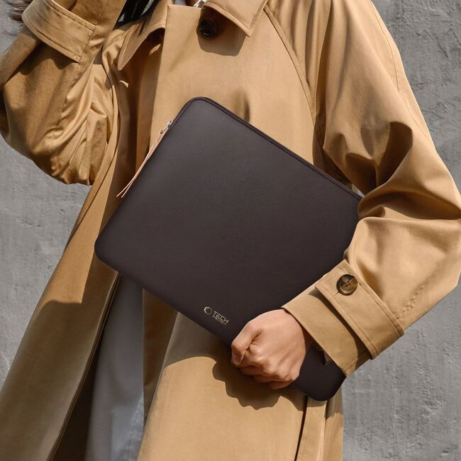 Husă Laptop 15-16” Sleeve Elegance – Design Slim din Piele Ecologică, Căptușeală Fleece, Protecție Premium, Compatibilă MacBook, Lenovo, ASUS, Dell, HP, chocolate