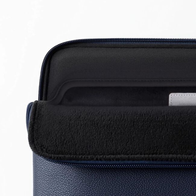 Husă Laptop 15-16” Sleeve Elegance – Design Slim din Piele Ecologică, Căptușeală Fleece, Protecție Premium, Compatibilă MacBook, Lenovo, ASUS, Dell, HP, navy blue