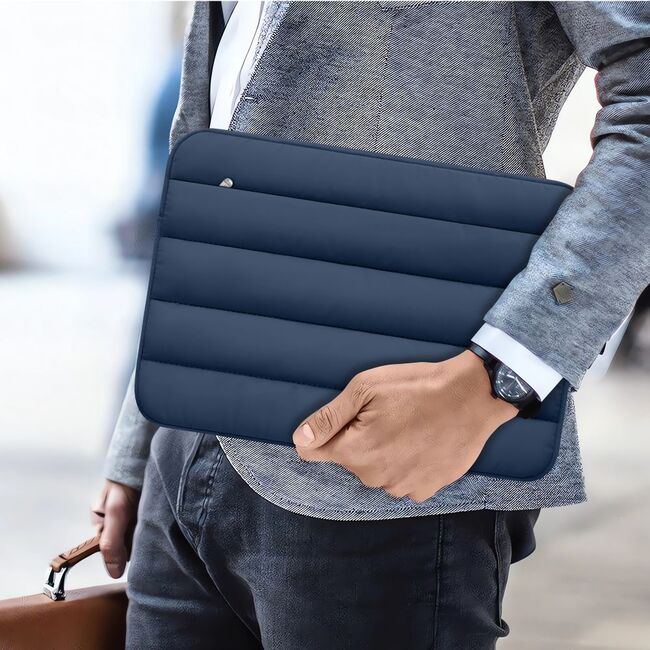 Husă Laptop Fluffy 13-14” – Design Soft Premium, Interior Plusat, Compartiment Accesorii, Protecție Antișoc – Compatibilă cu MacBook, Lenovo, ASUS, Dell, navy blue