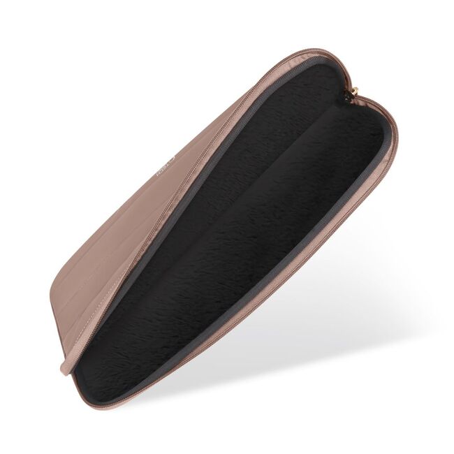 Husă Laptop Fluffy 13-14” – Design Soft Premium, Interior Plusat, Compartiment Accesorii, Protecție Antișoc – Compatibilă cu MacBook, Lenovo, ASUS, Dell, walnut