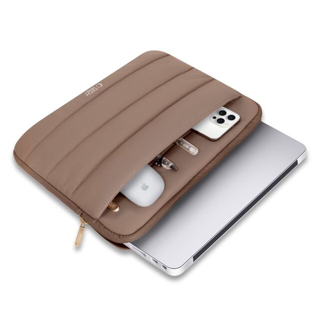 Husă Laptop Fluffy 13-14” – Design Soft Premium, Interior Plusat, Compartiment Accesorii, Protecție Antișoc – Compatibilă cu MacBook, Lenovo, ASUS, Dell, walnut