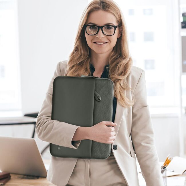 Husă Laptop Premium 13–14” pentru MacBook, Lenovo, ASUS – Design Slim, Interior Căptușit, Compartiment Accesorii, Protecție Completă la Șocuri și Zgârieturi, verde